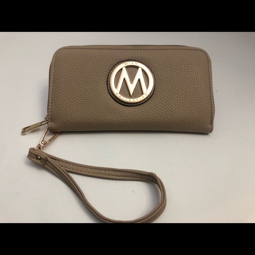 Mia K Collection wallet